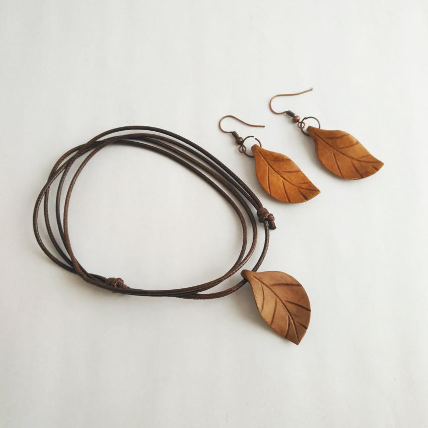 Wooden necklace and earring set