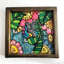 Cargar imagen en el visor de la galería, Wooden picture with flowers
