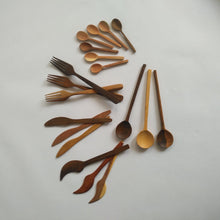 Load image into Gallery viewer, Cutlery sets made of fine wood
