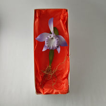 Load image into Gallery viewer, Painting Carved orchid with roots
